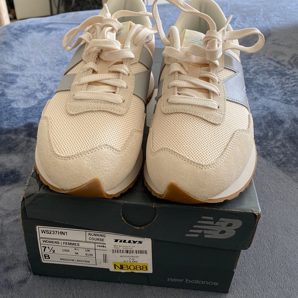 New Balance 237 Ivory 7.5
